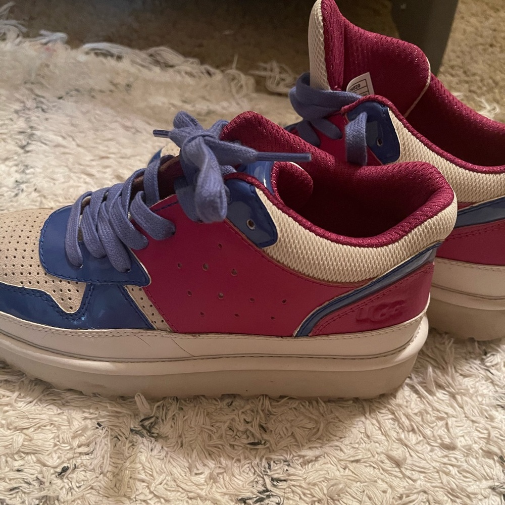 Ugg tennis shoes. Size 6.5worn only a few times. Super comfortable